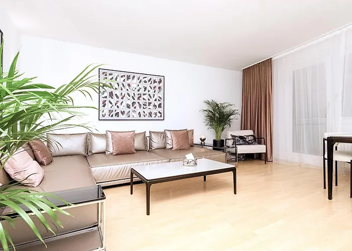 Apartamento 100 M2 Near Belvedere And Train Station