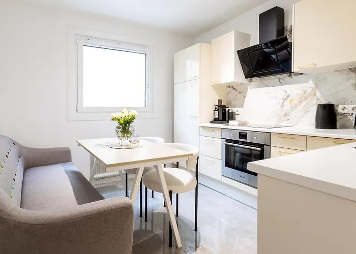 Apartamento 100 M2 Near Belvedere And Train Station *
